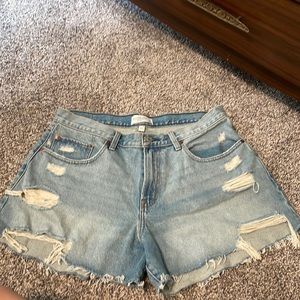 Abercrombie Curve Love The Boyfriend Short Midrise